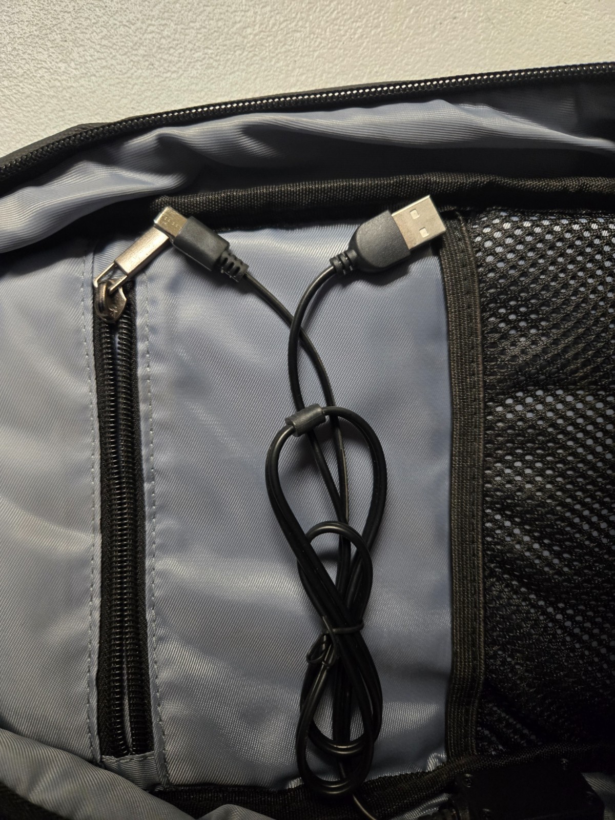 HEROIC KNIGHT Travel Sling Shoulder Bag w/ USB Charging Port Crossbody Chest Bag