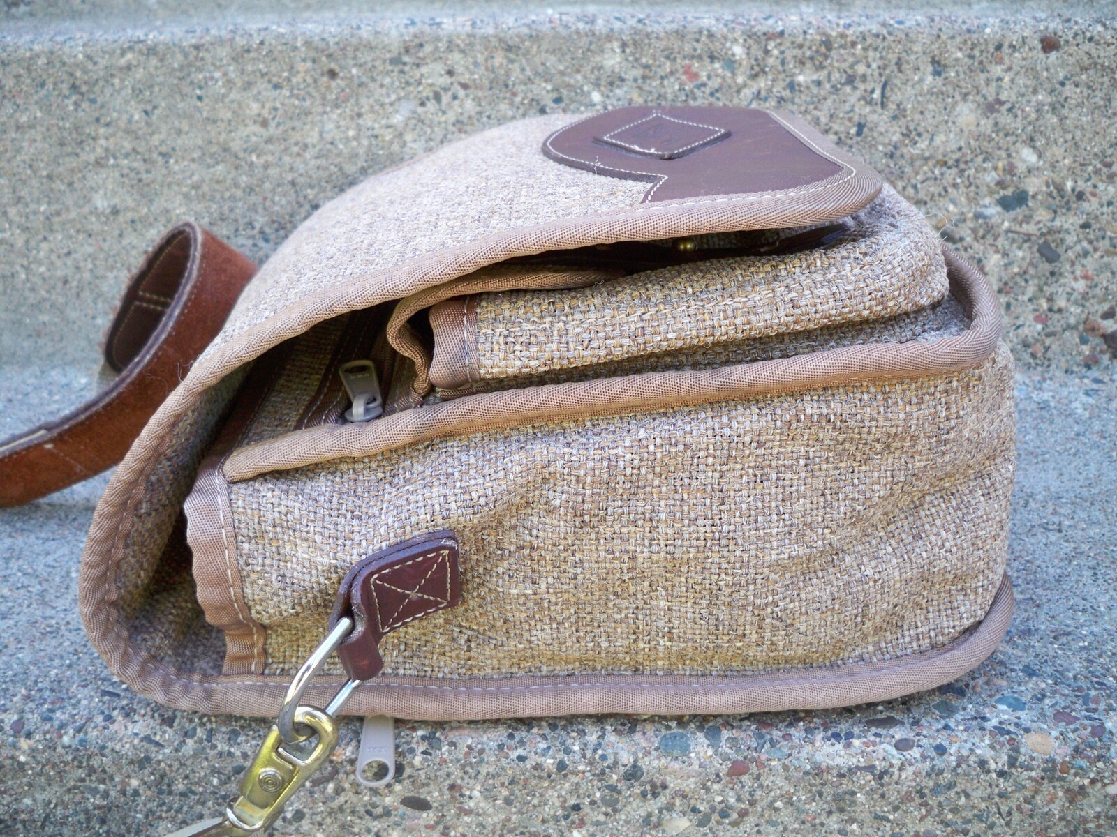 Vtg Jute Material w/Leather Trim Bag DIAMOND BLUFF Shoulder Soft Laptop Brown