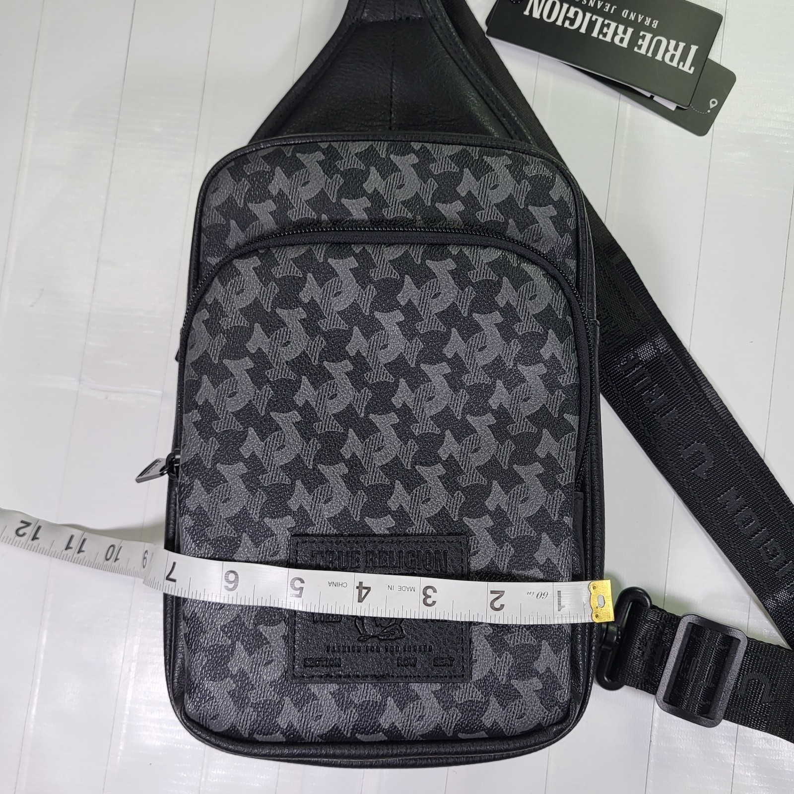True Religion Black Gray Sling Bag Men’s New With Tags Farro II TR104445
