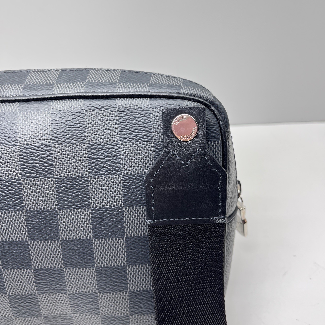 Louis Vuitton Pre-Owned Authentic Messenger Bag Black Two in one 23x4x15cm