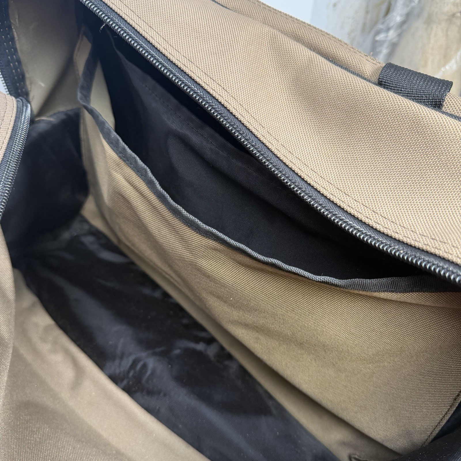 Duluth Trading Co Master Series Brown Canvas Journeyman Tool Bag w/ Padded Sling