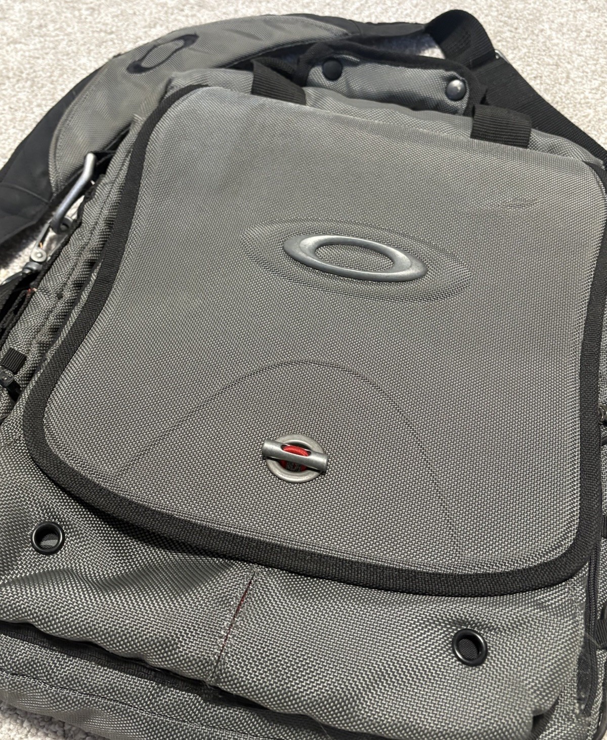 Oakley Tactical Field Gear Vertical Messenger Day Pack Laptop Bag Vtg *Read*