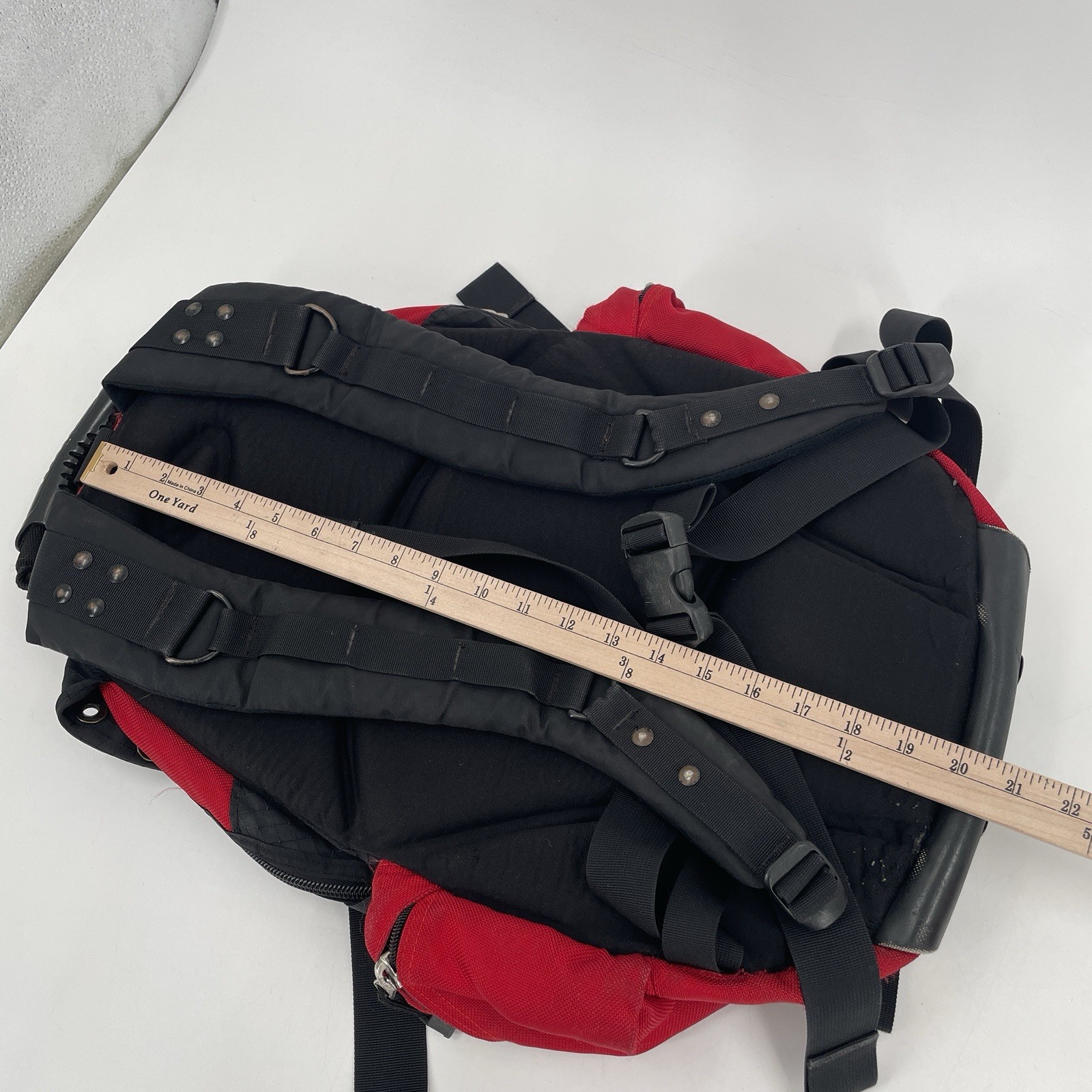 Vintage Oakley Icon Backpack in Red Black – 90s 2000s Y2k Goth Grunge