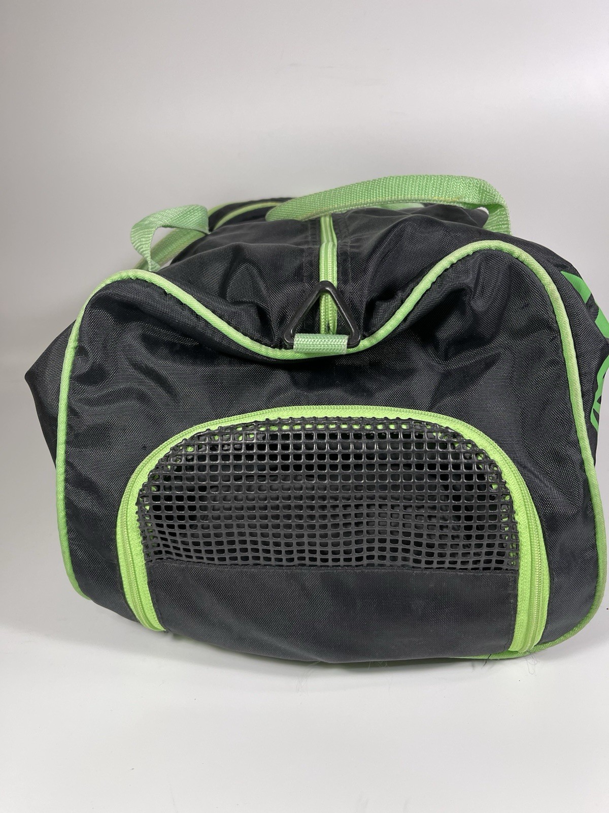 Green and Black Wilson Duffle Bag 18″ x 11″ x 10″ Shoe Pocket