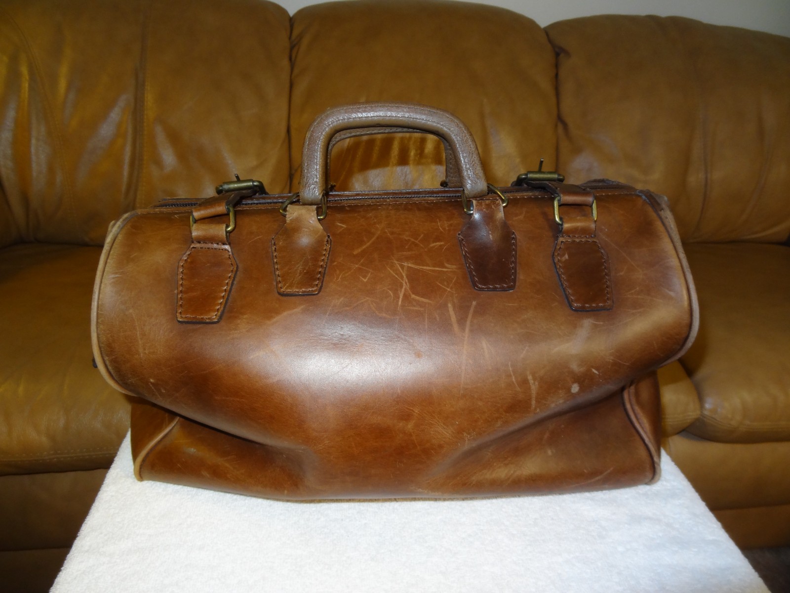 Duluth Trading Co. Brown Leather Doctors Bag / Utility Duffle