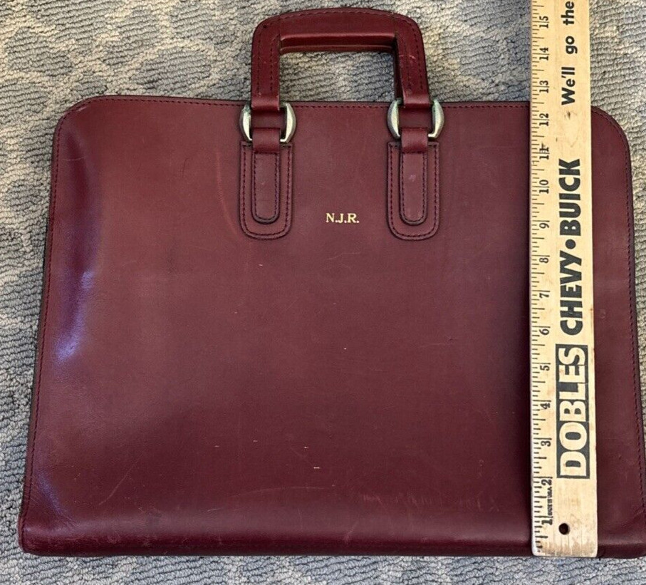 Vintage Schlesinger Approx 17″ CA Saddle Leather Briefcase Zip Folio