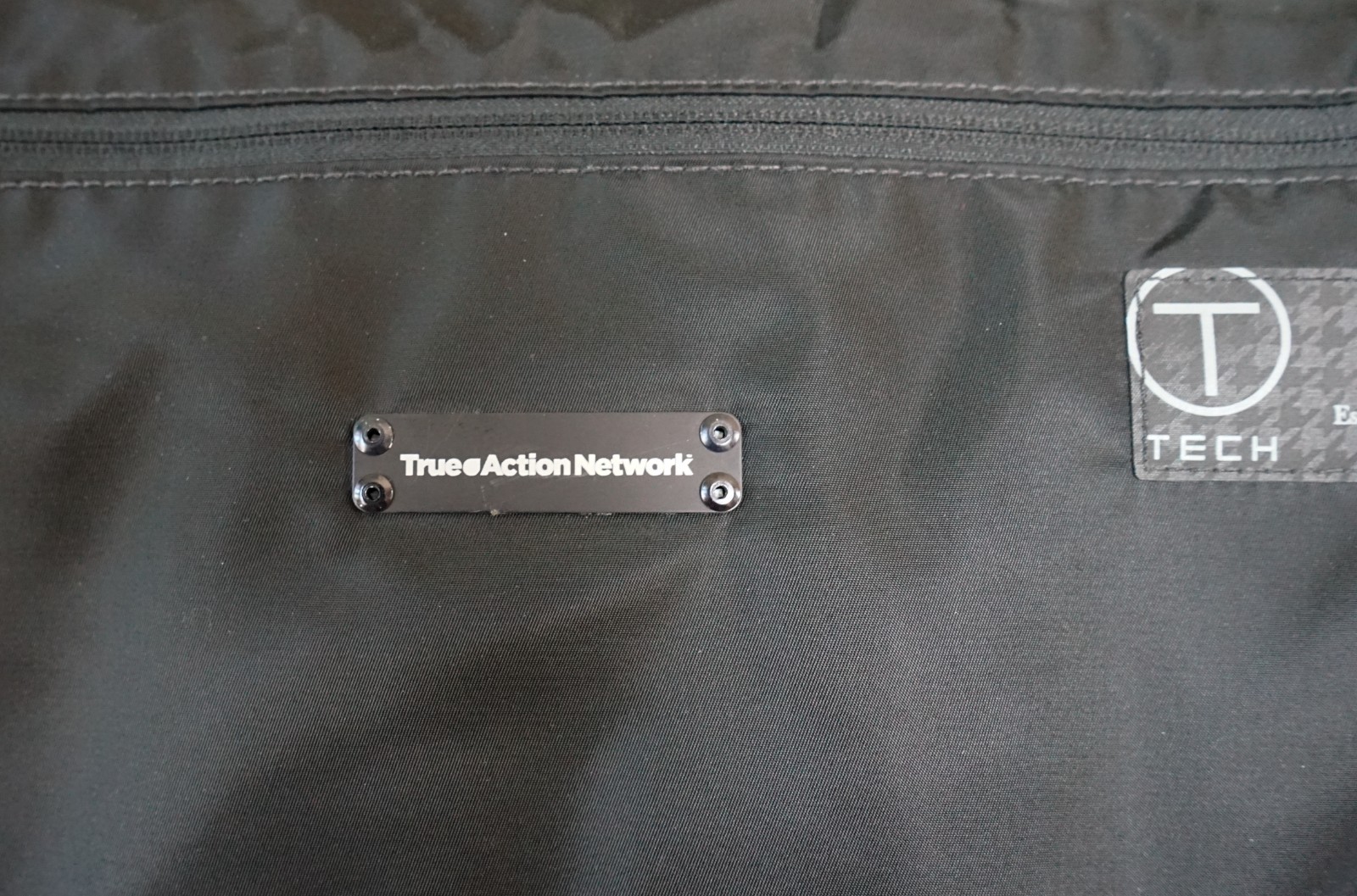 Tumi T Tech Essential Gear Messenger Crossbody Bag 15″ City Commute Laptop Bag