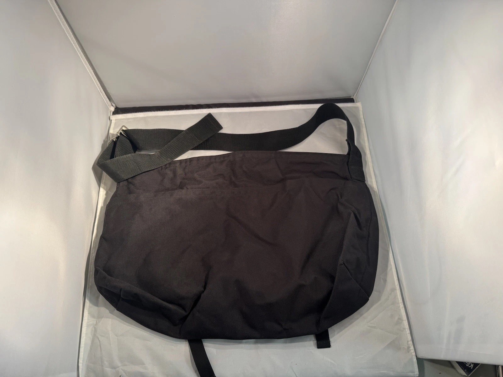 Courier Ware The Boss Messenger Bag. Black, Size Medium Excellent