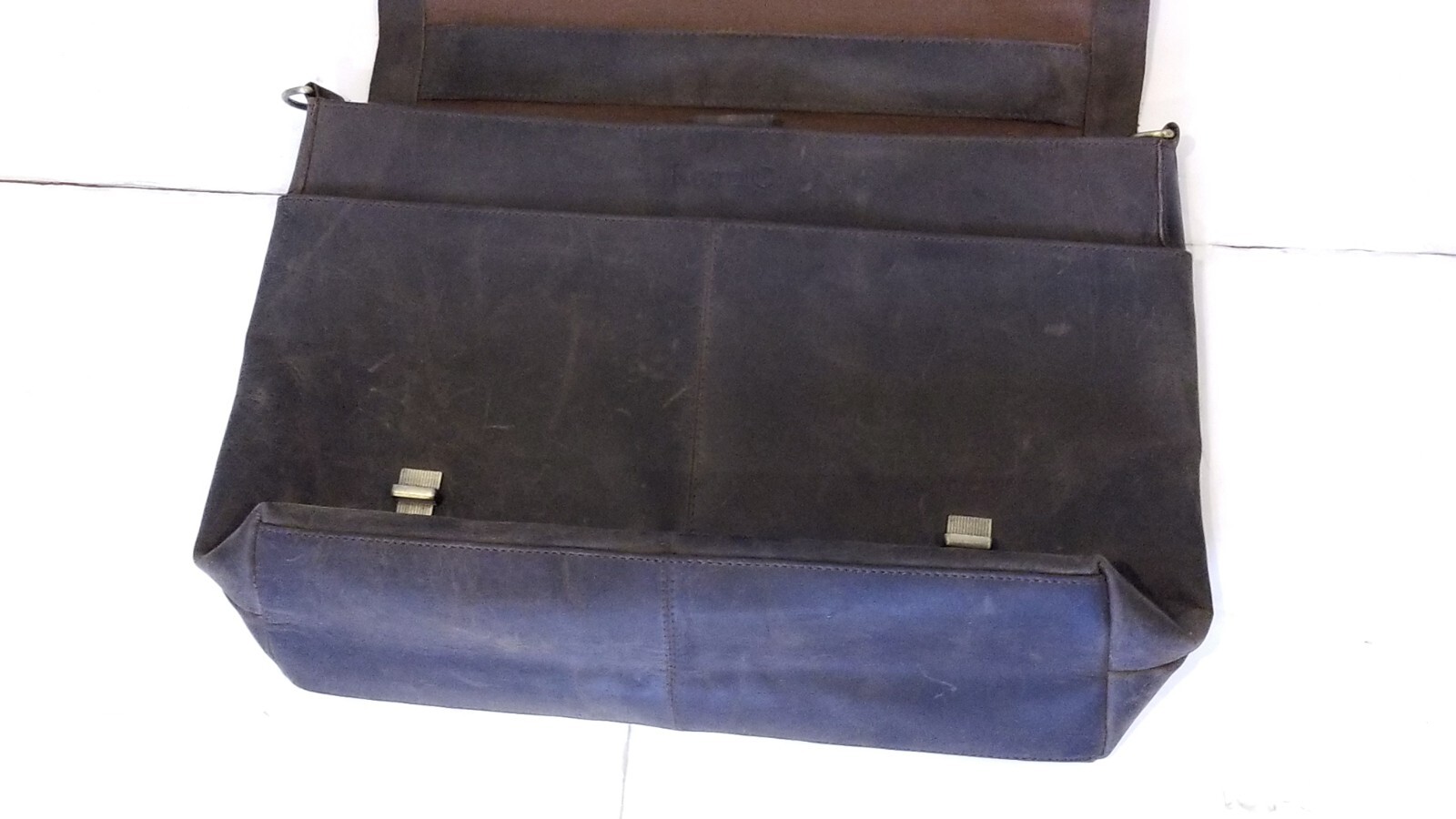 Komalc Brown Distressed Leather 18″ Messenger Bag
