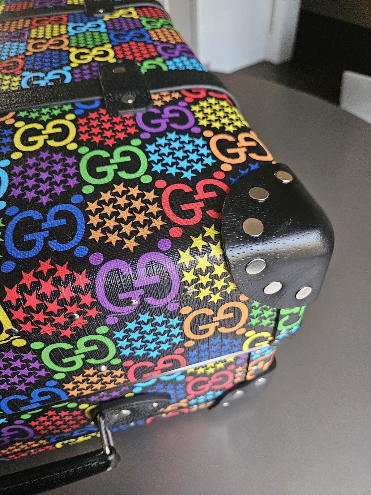 Gucci x Globe-Trotter Psychedelic Trolley w/ Dust Cover + Luggage Tag; Awesome!