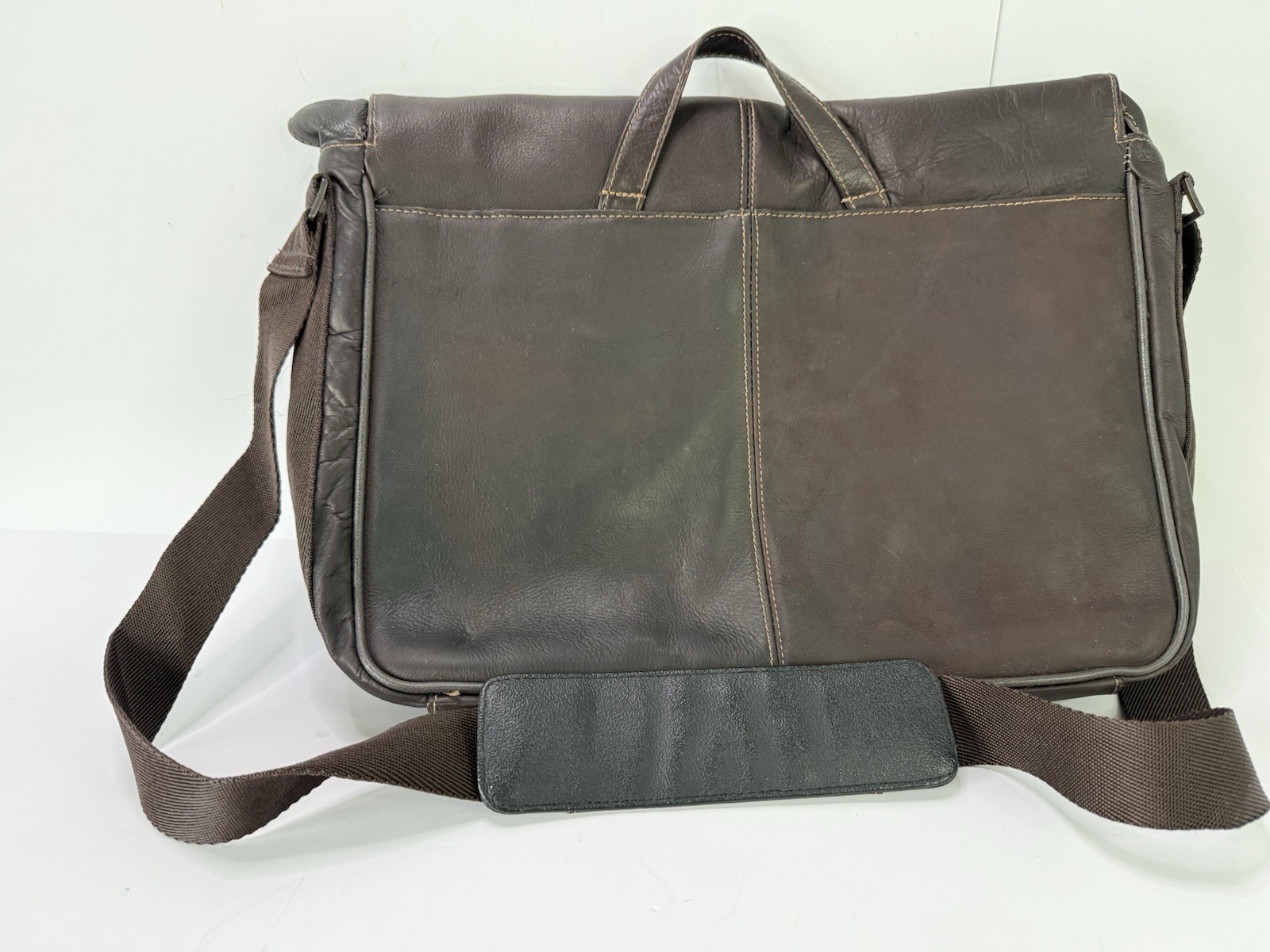Kenneth Cole Reaction Brown Leather Messenger Bag Laptop Case Risky Business