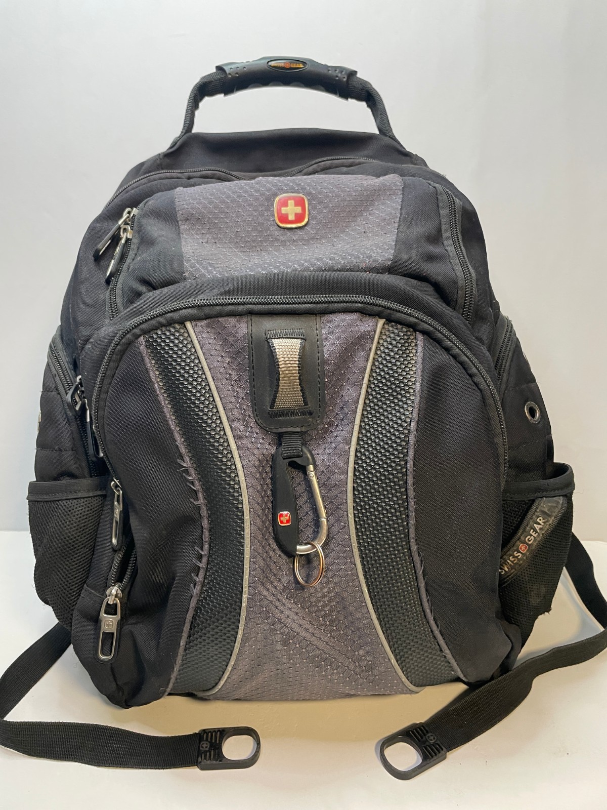 Swiss Gear padded laptop bag 20″ x 14″ x 8″ scan smart shoulder strap black