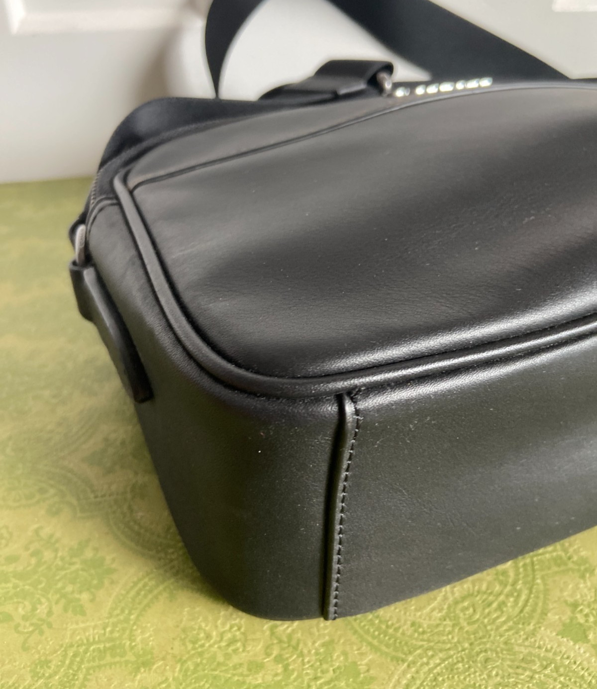 COACH #C4148 Graham Men’s Camera Shoulder Bag – Smooth Leather