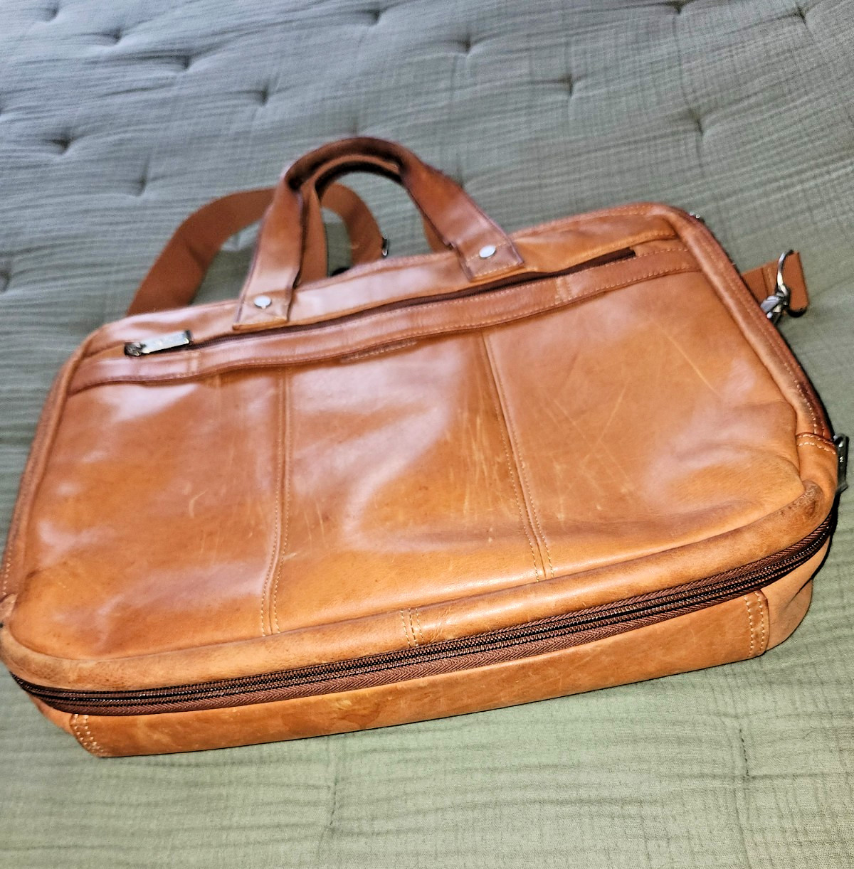Kenneth Cole Reaction Leather Laptop Briefcase Messenger Bag Tan Brown