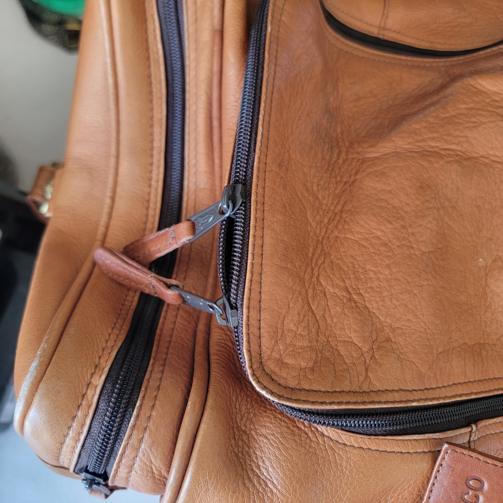 LEATHER DUFFLE BAG/WEEKENDER BAG, HANDMADE IN COLOMBIA