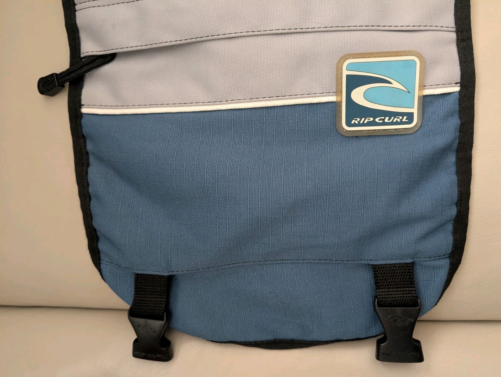 Rip Curl Travel Light Backpack With Shoulder Strap Tuck Away Straps Many Pockets