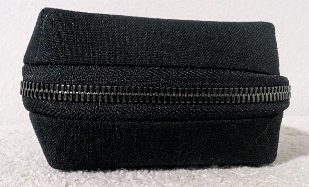 Bellroy Tech Kit Zip Pouch Bag Carryology Essentials Edition CHUBB Black