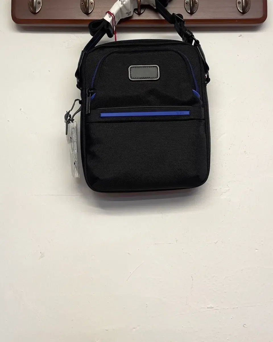 TUMI Alpha Medium Cross Bag