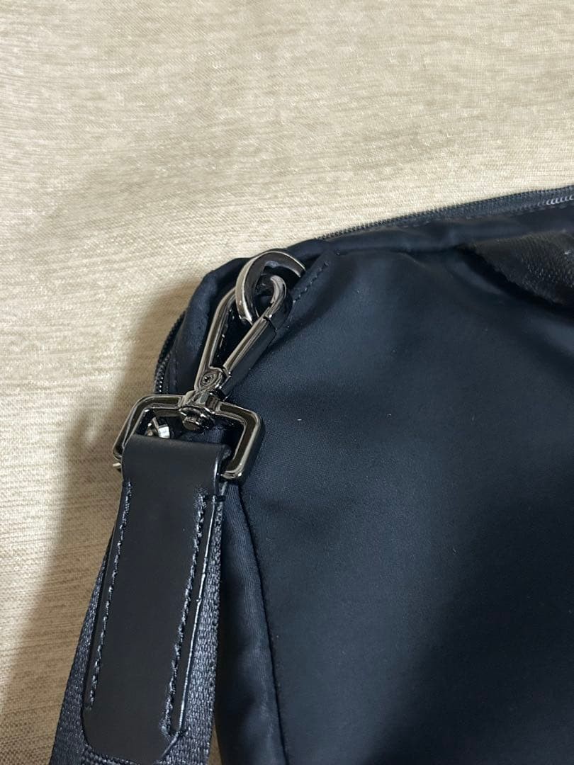 TUMI Harrison Men’s Large Sling Bag Black 24cm x 32cm Leather Crossbody