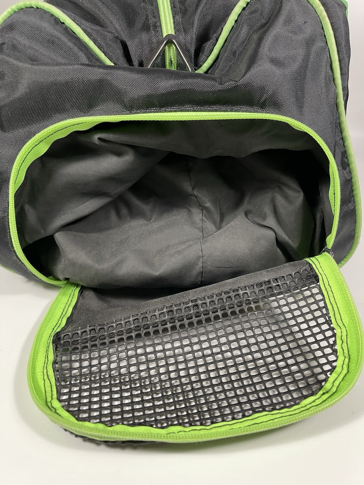 Green and Black Wilson Duffle Bag 18″ x 11″ x 10″ Shoe Pocket