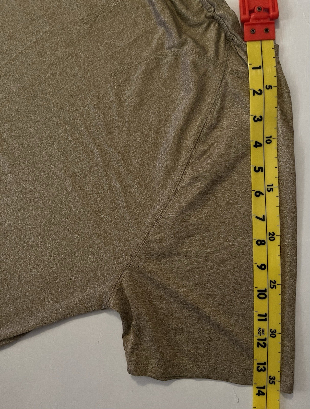 Men’s M Olive Green Heather Athletic T-Shirt Short Sleeve 95% Recycled Polyester