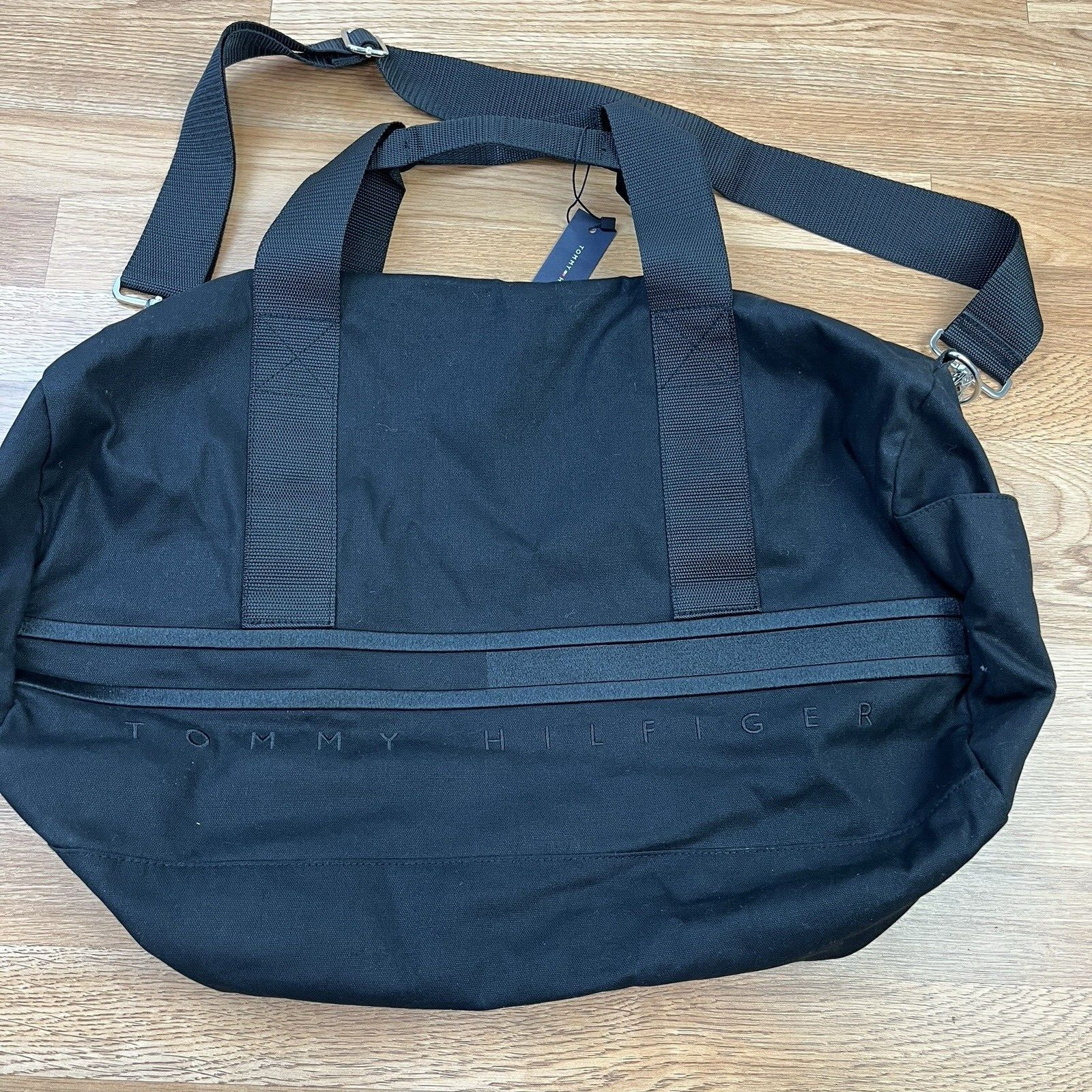 Tommy Hilfiger Men’s Gino Monochrome Black Duffle Bag NEW