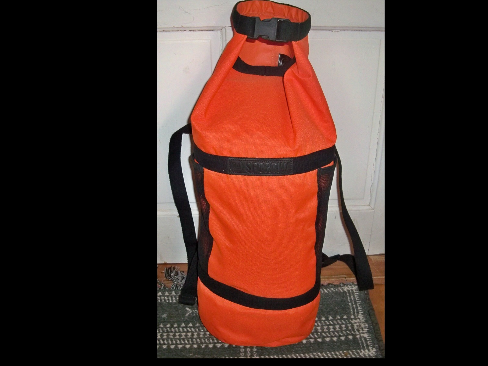 24 Bottles Sportiva Orange Bag Daypack 23 in. x 9 in. 20 Liter – EXCELLENT!