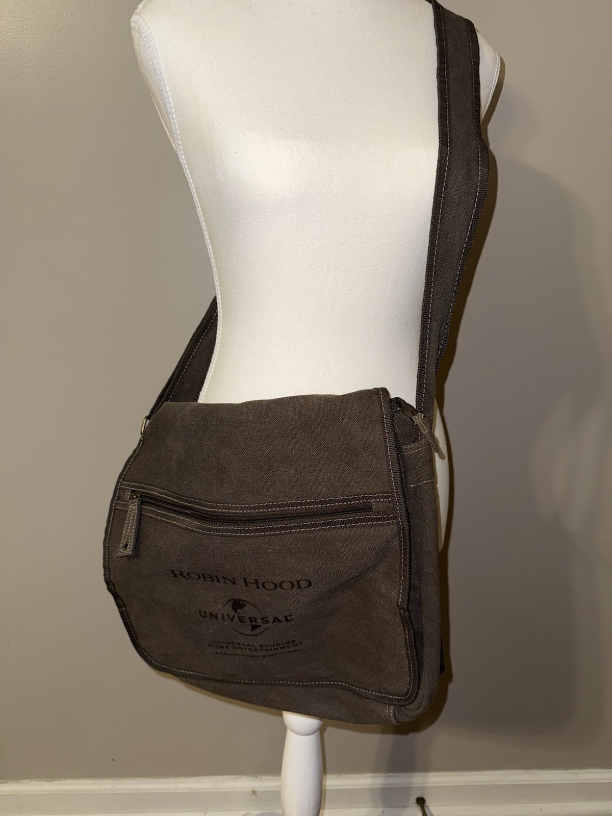 Robin Hood Universal Studios Movie Staff Bag Canvas Messenger Green Discontinued