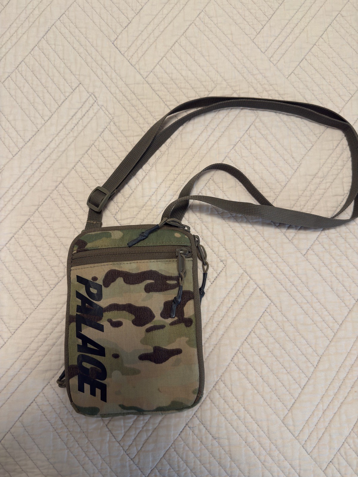 PALACE Skateboards Camo Body Sack Small Crossbody Shoulder Bag Pouch Olive