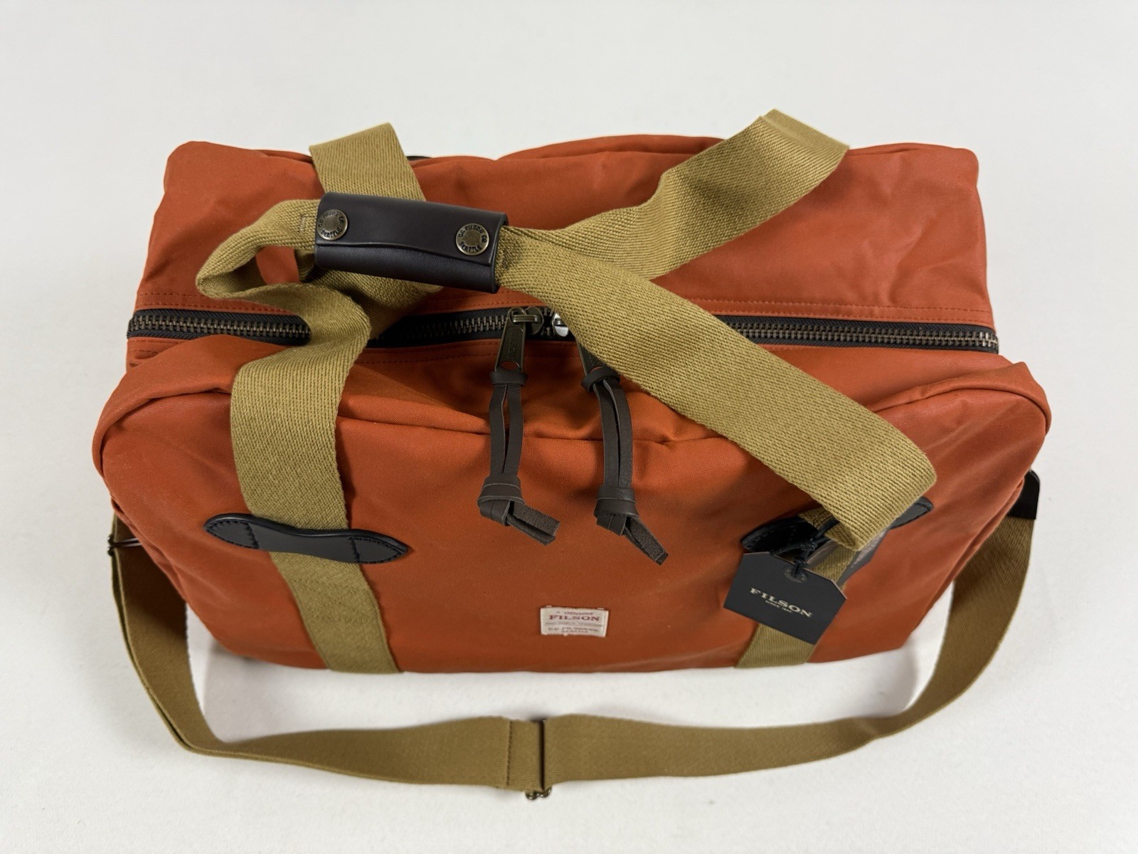 FILSON MEDIUM TIN CLOTH DUFFLE BAG RUST OS NWT