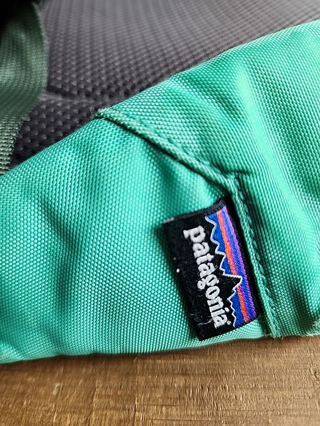 Patagonia Crossbody Sling Strap Backpack Blue/Teal Hiking Travel Outdoor-Read!