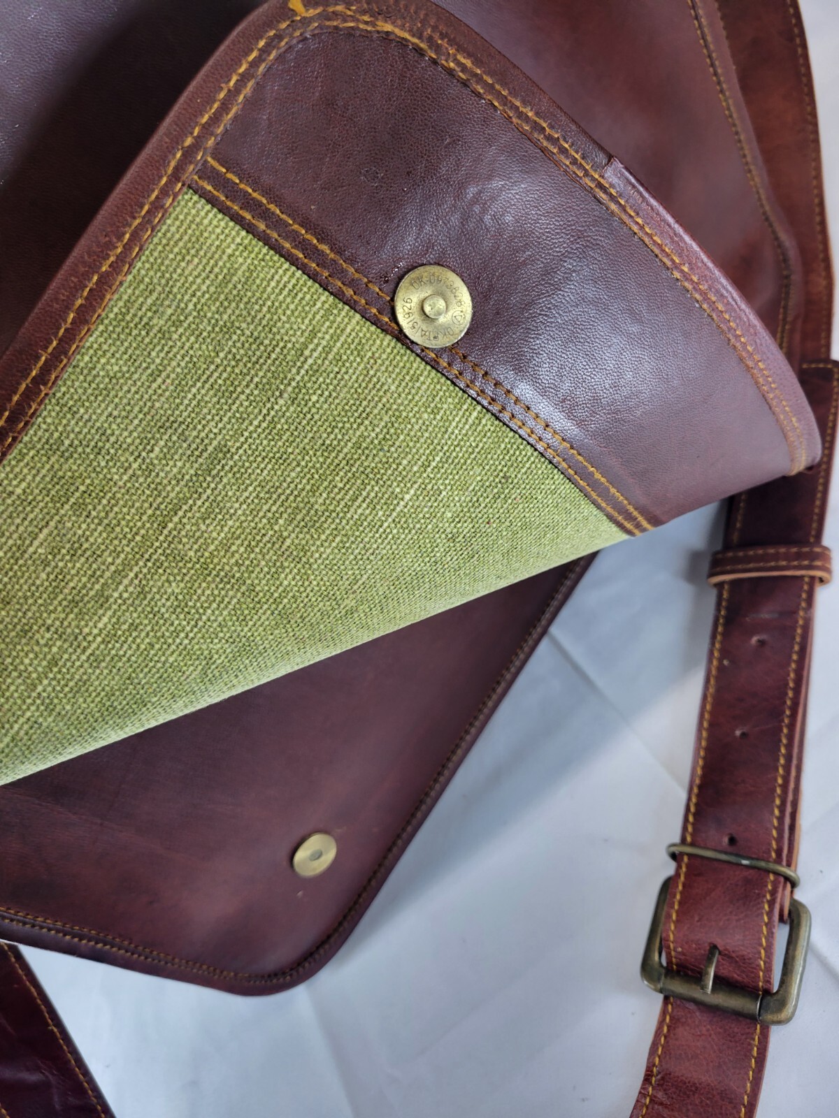 Jony Vintage Handcrafted Leather Messenger 16″ Bag – 100% Unprocessed Leather