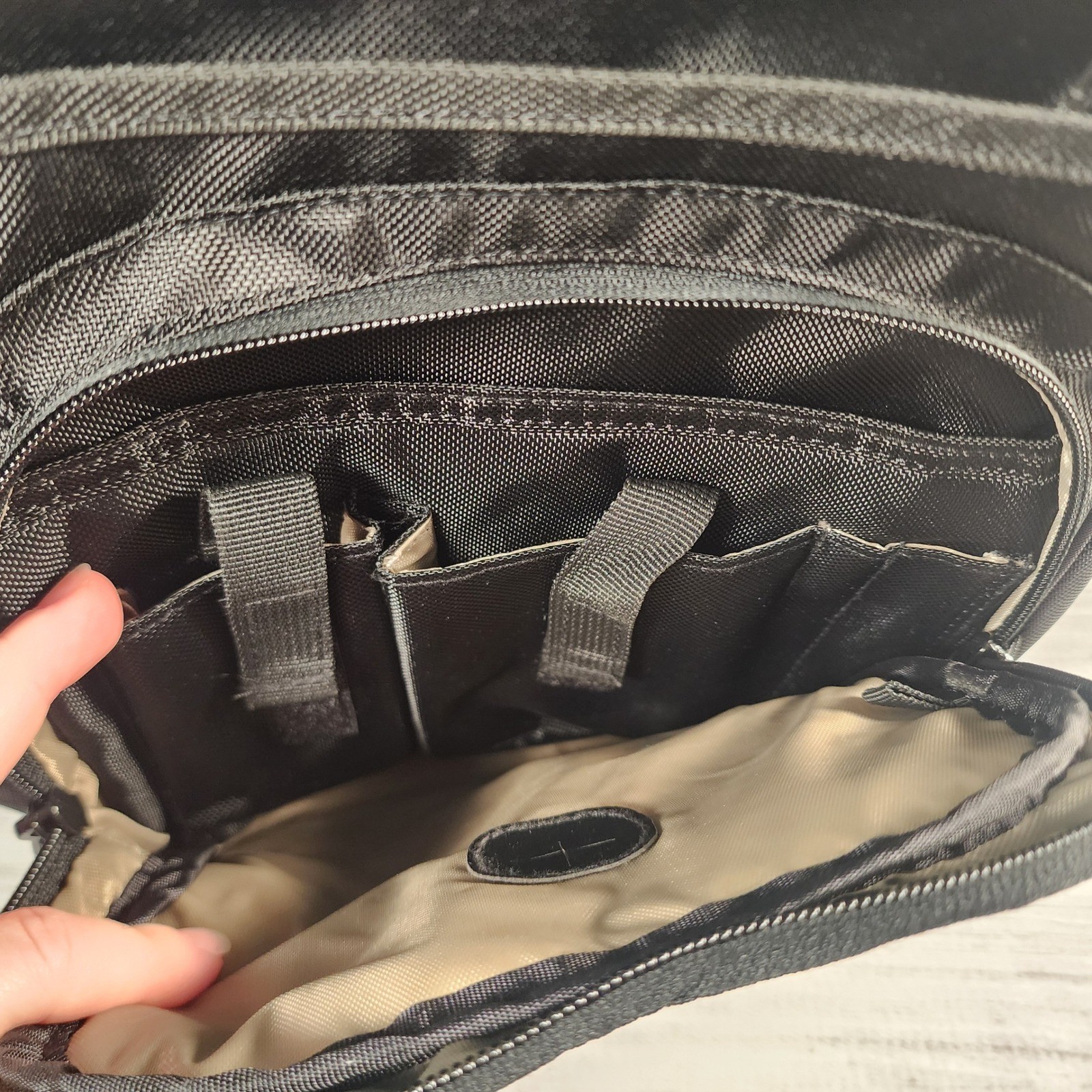Pacsafe Metrosafe 200 Shoulder Bag Black Anti-Theft Crossbody PB001 eXomesh