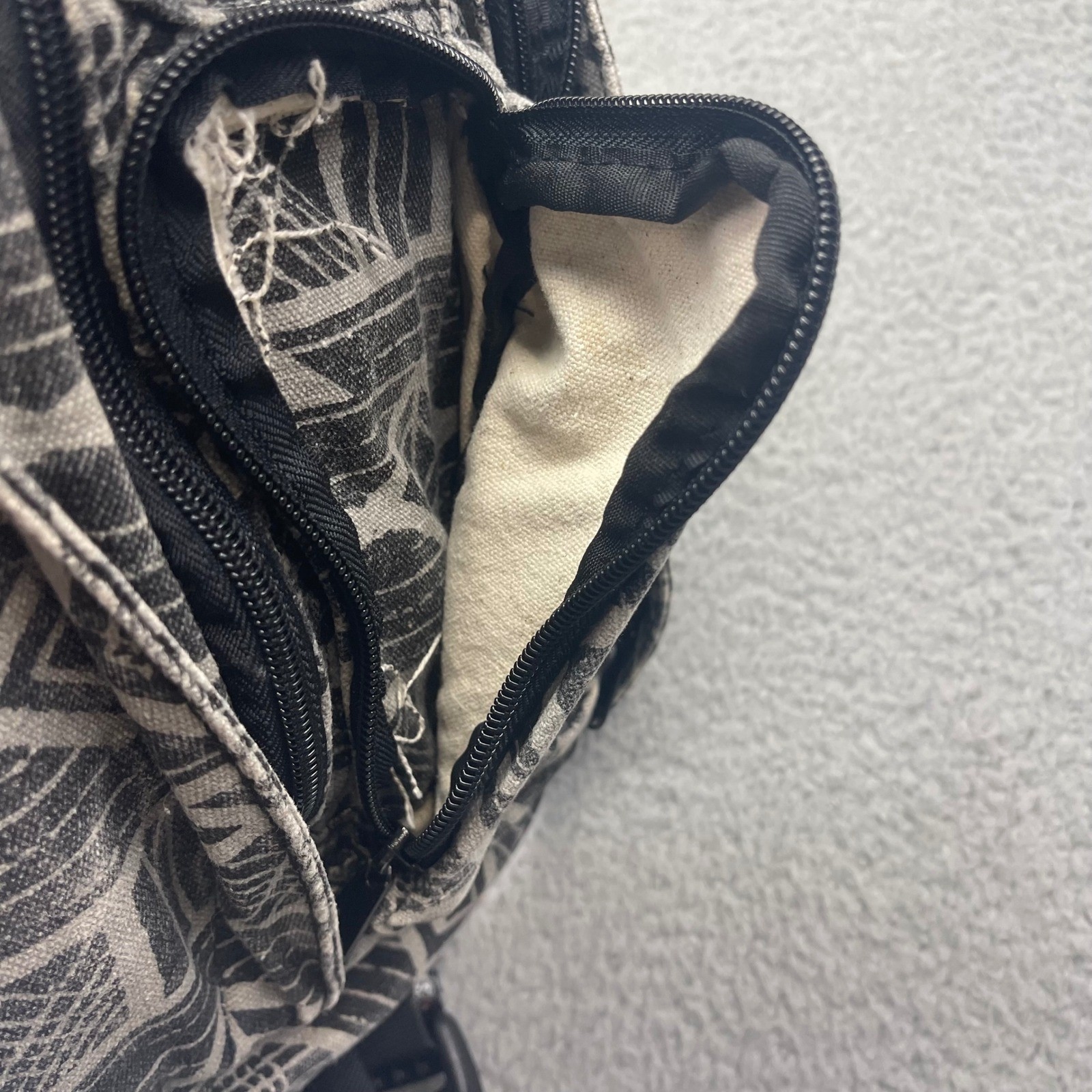 Kavu Rope Bag Gray Black Geometric Tribal Canvas Sling Backpack Unisex Crossbody