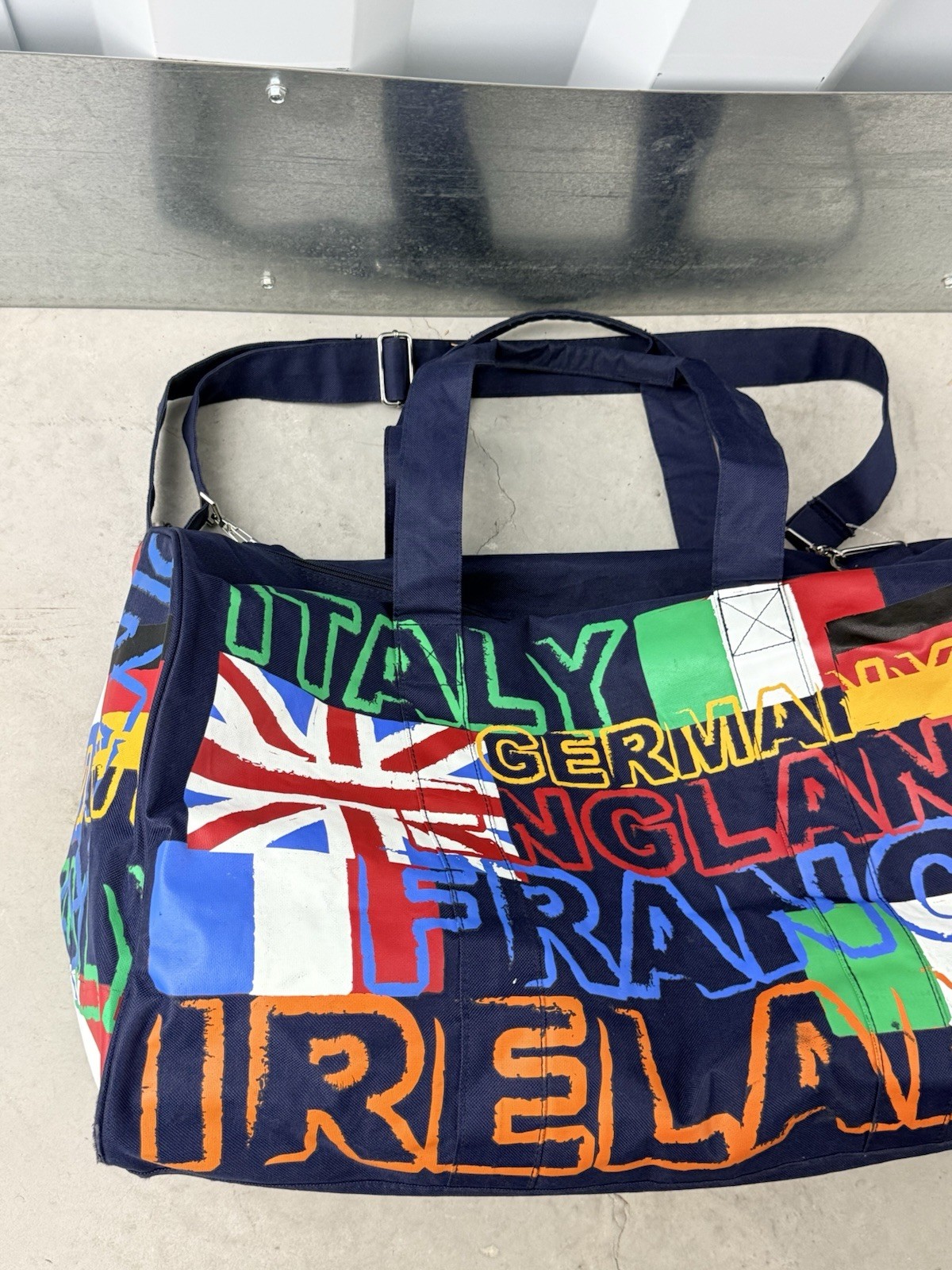 Busch Gardens Large Duffle Bag Theme Park Countries Colorful Travel Gym
