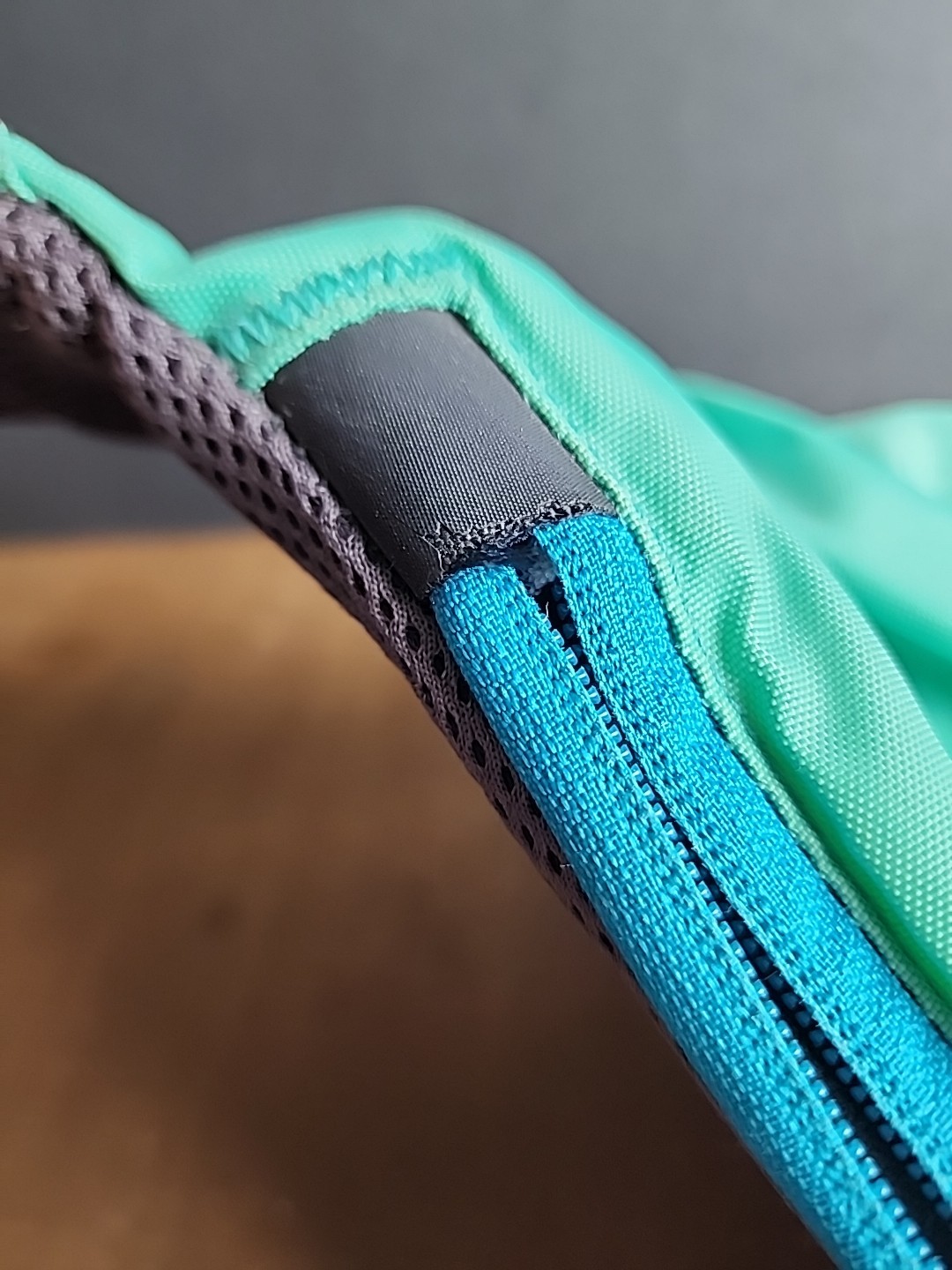 Patagonia Crossbody Sling Strap Backpack Blue/Teal Hiking Travel Outdoor-Read!