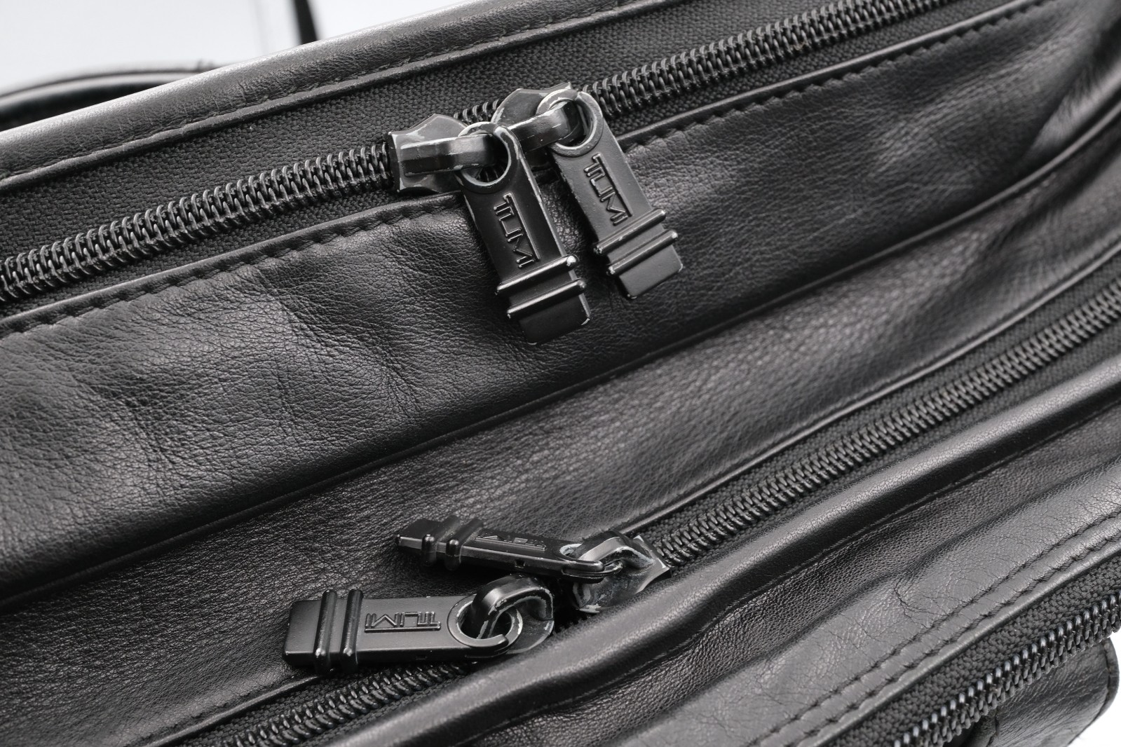 TUMI Alpha Black Leather Laptop Business Commuter Bag 9601D3