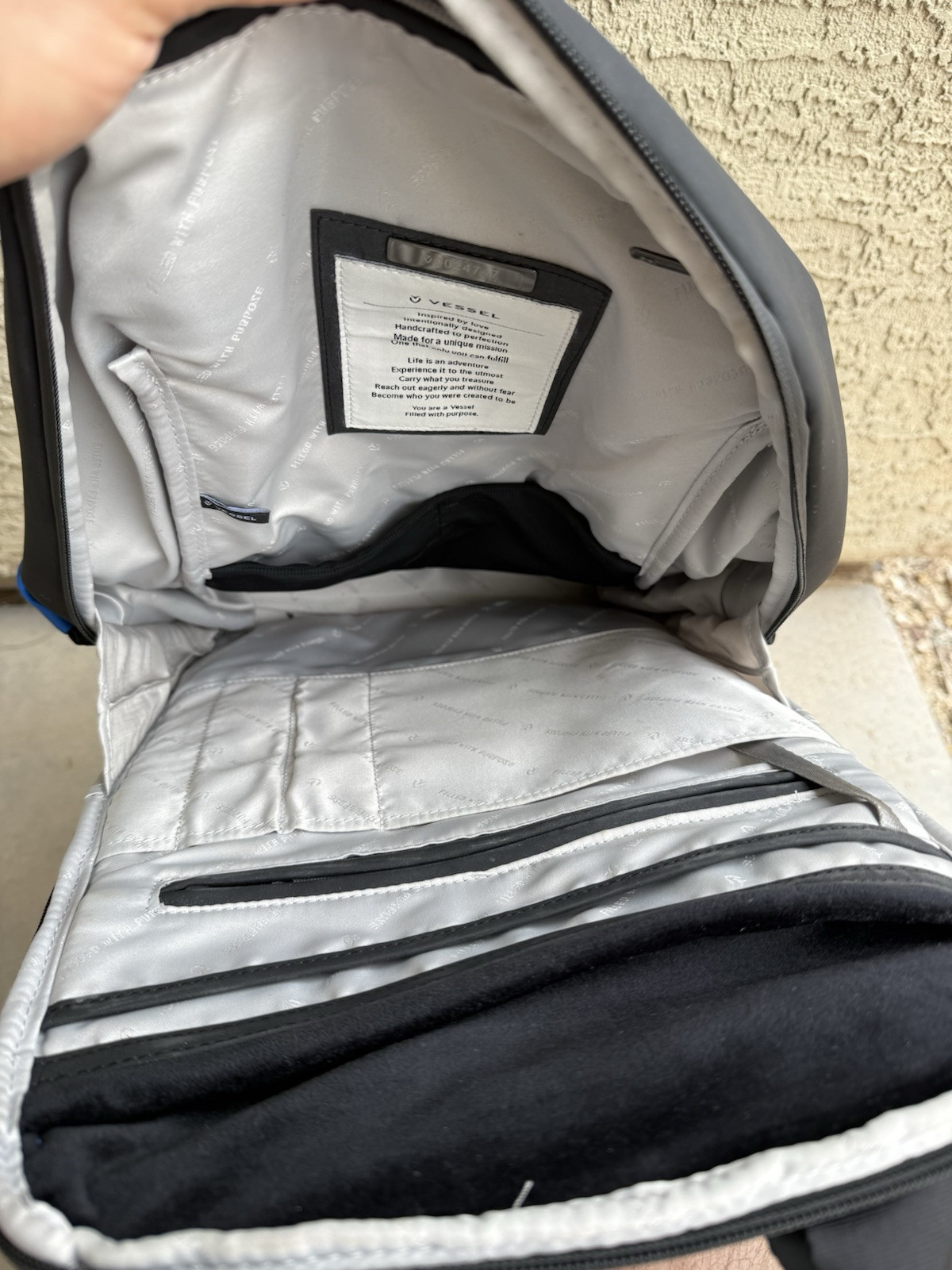 VESSEL Signature 2.0 Lite Backpack With Logo 18L Black Blue Great Condition