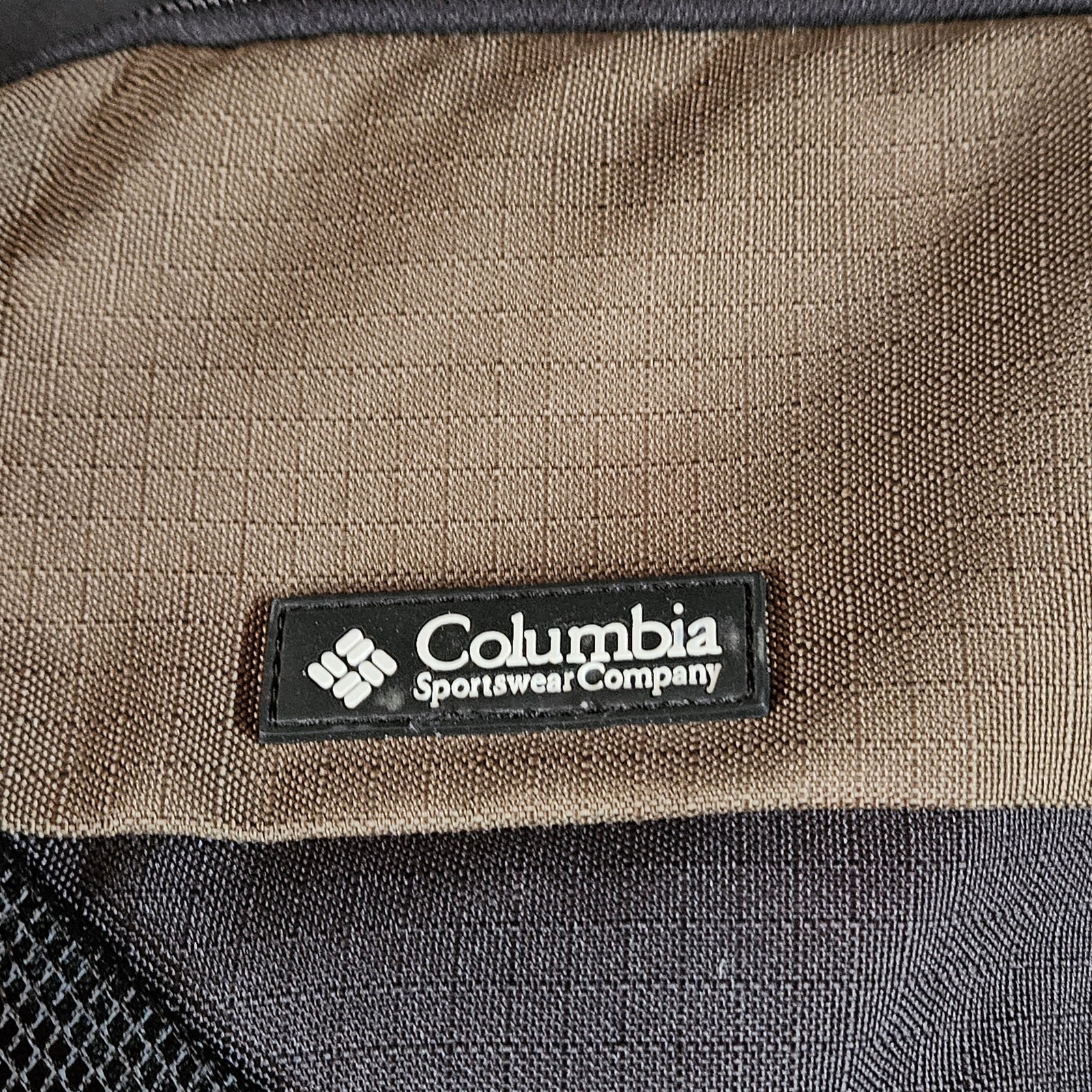 Columbia Nylon Packing Box Zip Up Bag Outdoors Camping Hiking Travel