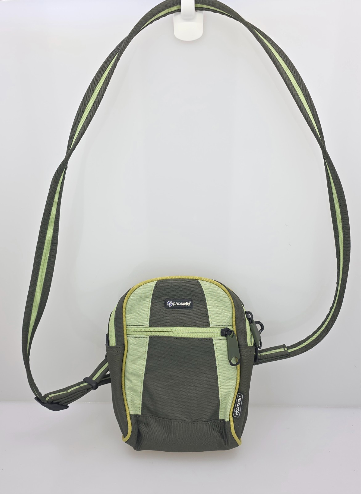 Pacsafe Metrosafe 2310 Shoulder Bag Convertible Hip Pack Exomesh Anti-Theft