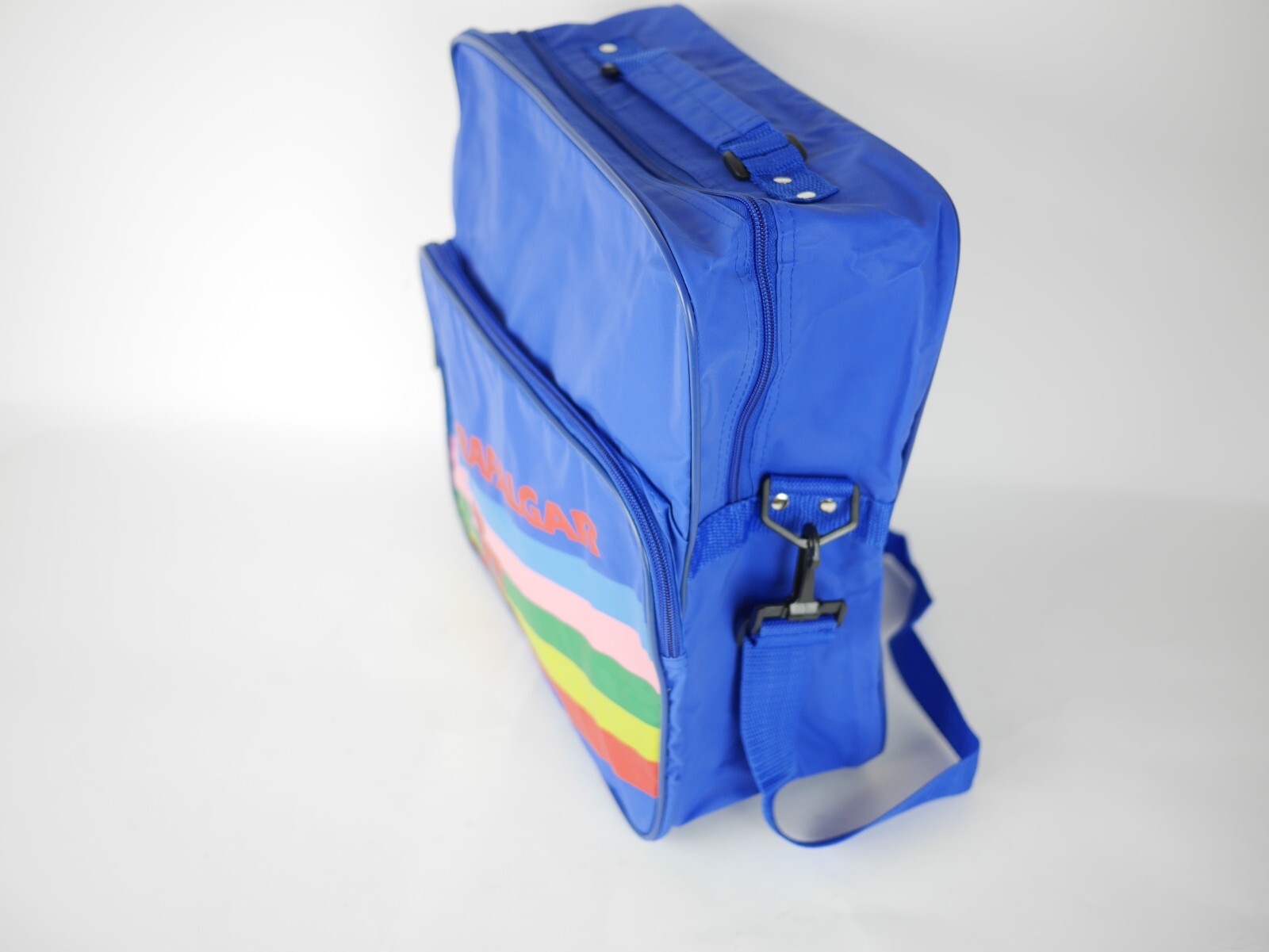 Vtg TRAFALGAR Blue & rainbow nylon Messenger Travel Bag Overnight 13.5″x12.5″