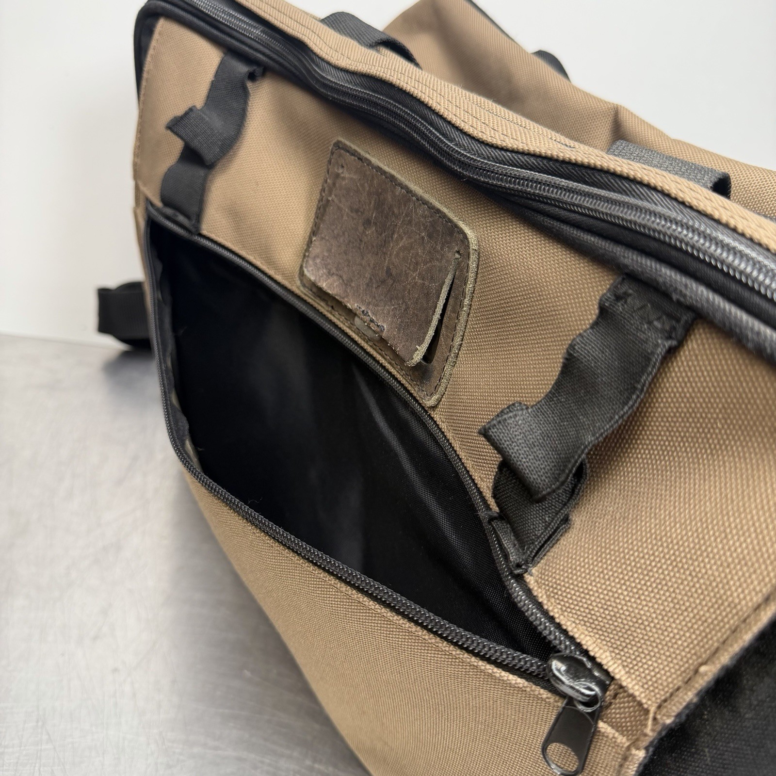 Duluth Trading Co Master Series Brown Canvas Journeyman Tool Bag w/ Padded Sling