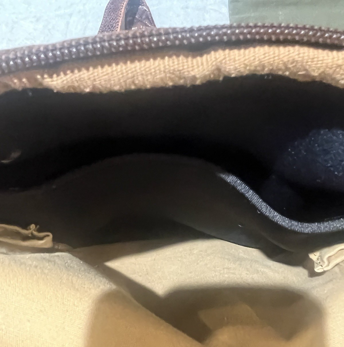 Duluth Trading Co men’s Leather Shoulder Bag With New Duffle Bag Bundle