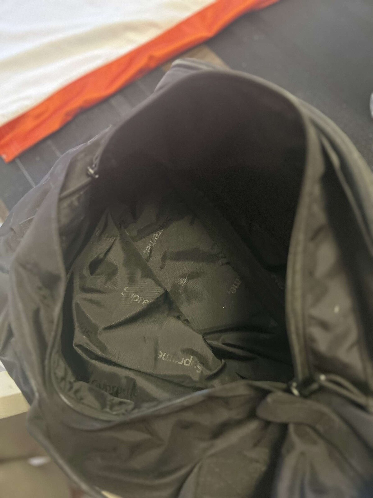FW19 Supreme black duffle bag messenger box logo Cordura Duffel