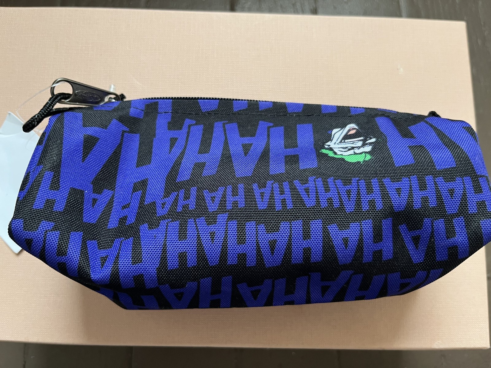 DC COMICS EASTPAK THE JOKER MULTI-BAG – NEW Batman Joker