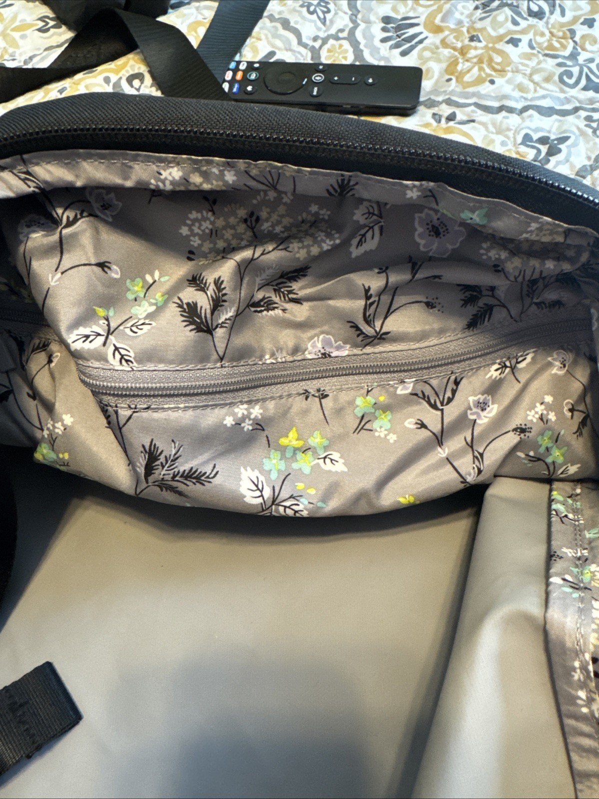 Vera Bradley Lighten UP XL duffel backpack black NWT Hiking Padded Straps $225!!