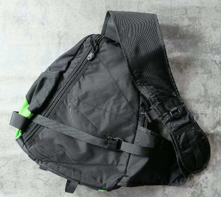 Unknown Y2K sling bag with tech pockets, used, one shoulder style