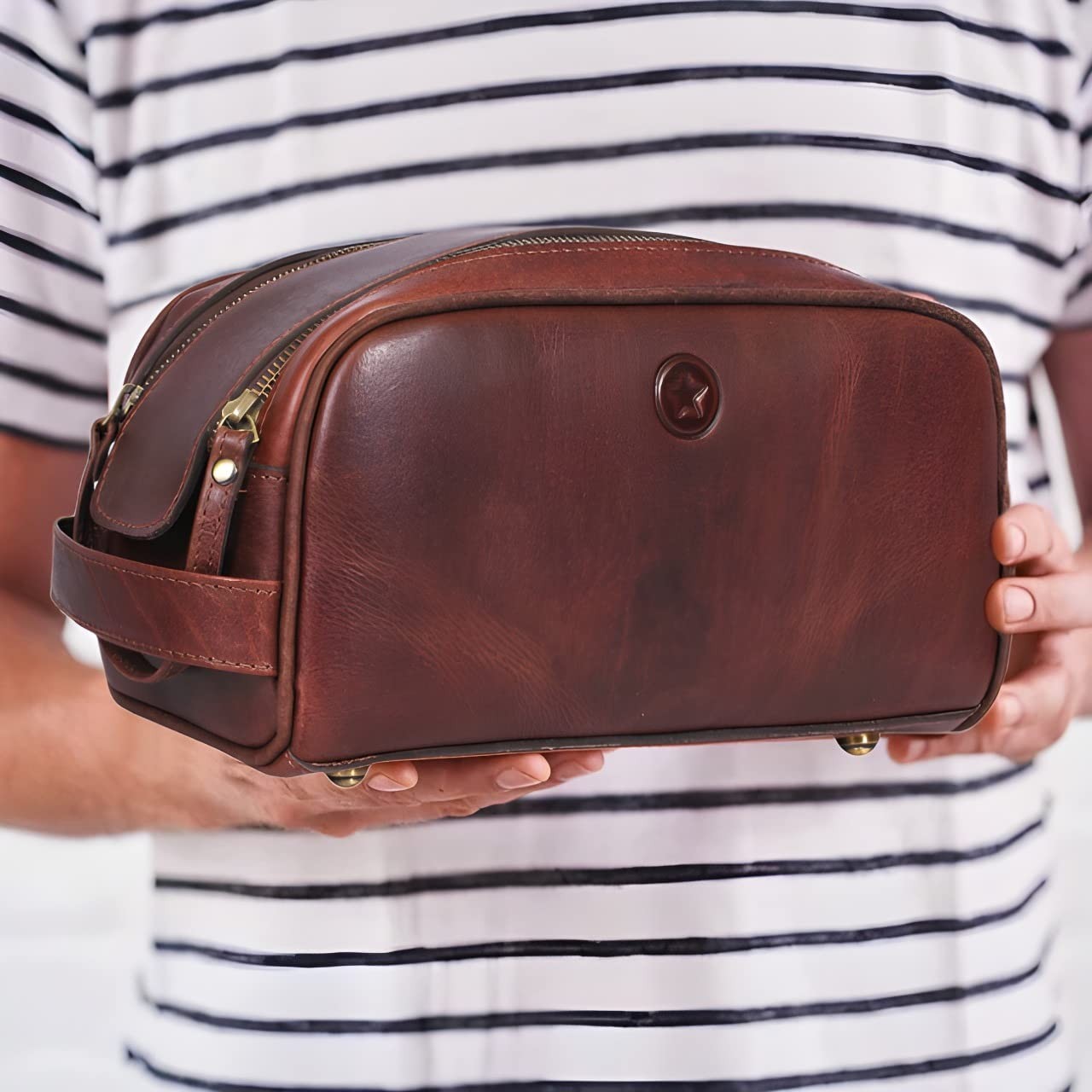 10″ Leather Toiletry Travel Pouch | Waterproof Vintage Dopp Kit – Dark Brown