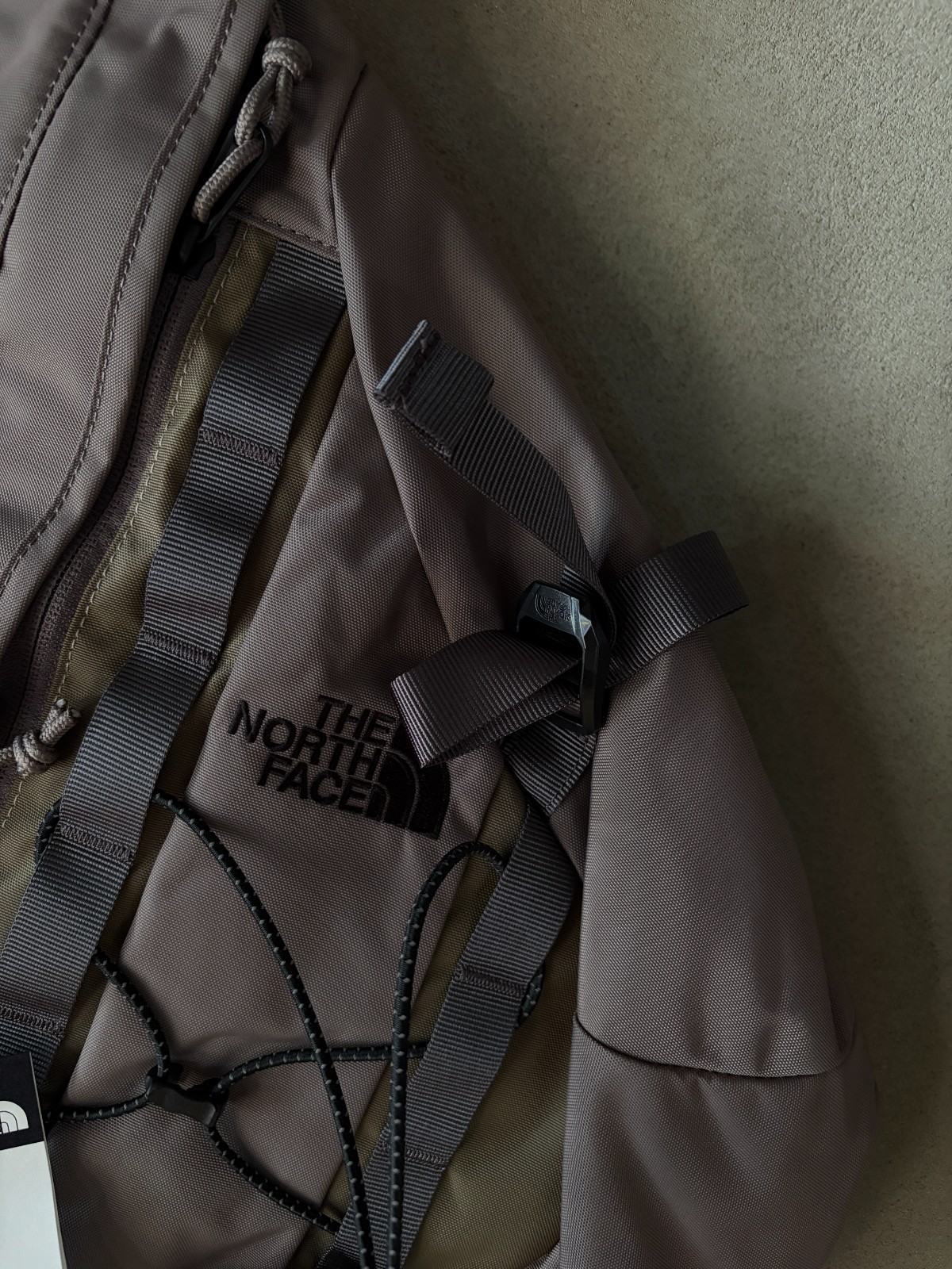 The North Face Electron Sling Bag Casual Sports Lifestyle Travel Bag NN2PR58L