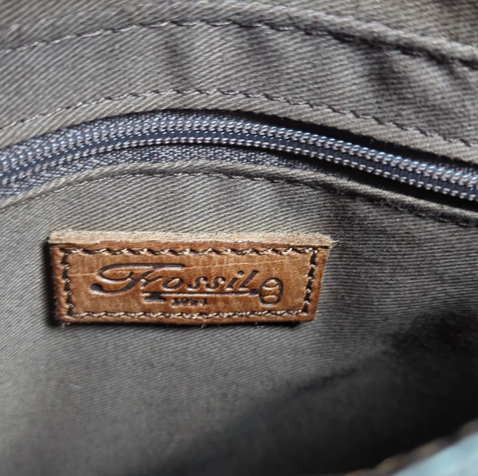 Fossil Brown leather Crossbody Bag Embroidered Branch Magnetic Snap Nature Theme